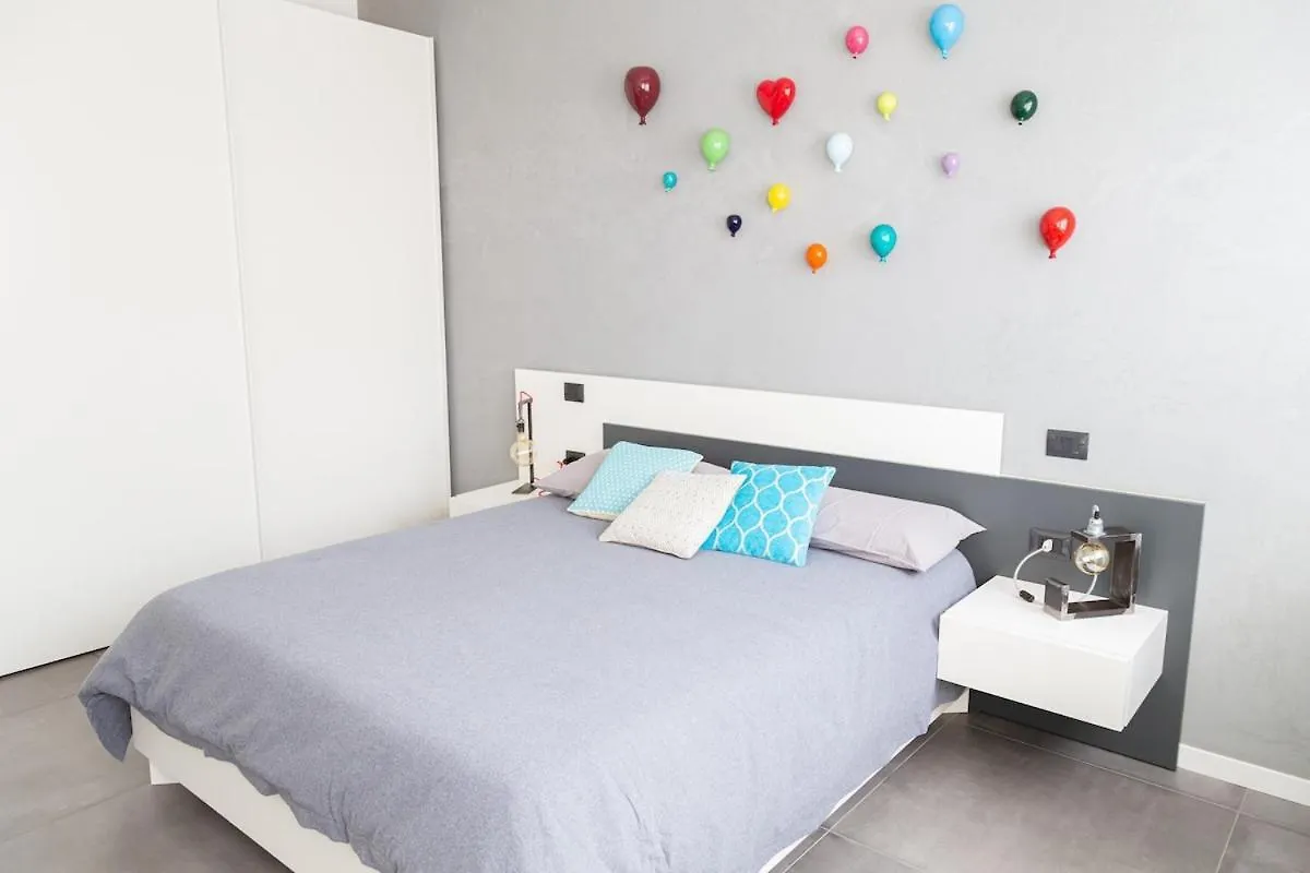 Apartment Luminoso Appartamento Italy